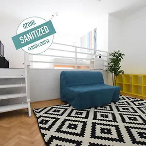 Apartment Budget By Hi5 - Akacfa 4, Budapest