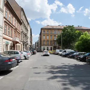 Apartment Carolyn Apartman In The Old City, Budapest