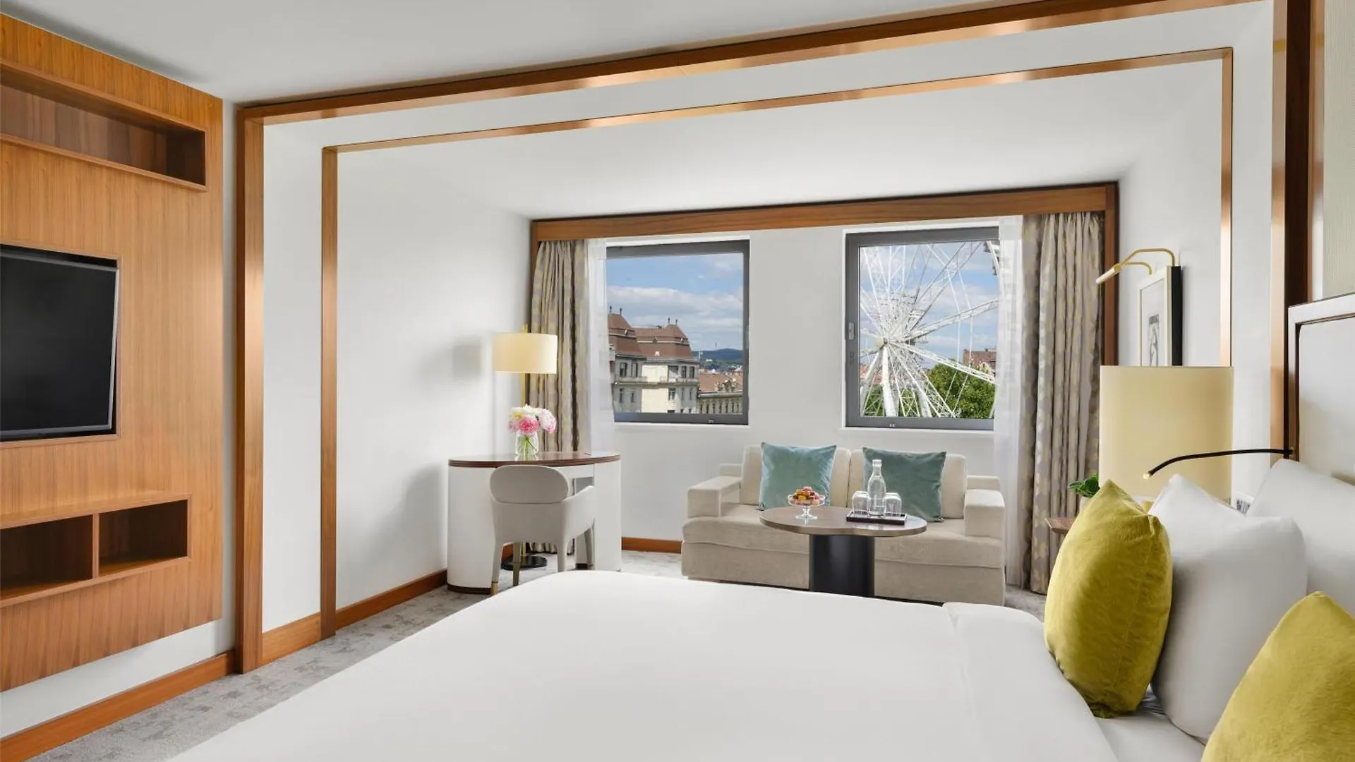 Kempinski Hotel Corvinus Budapest 5*,